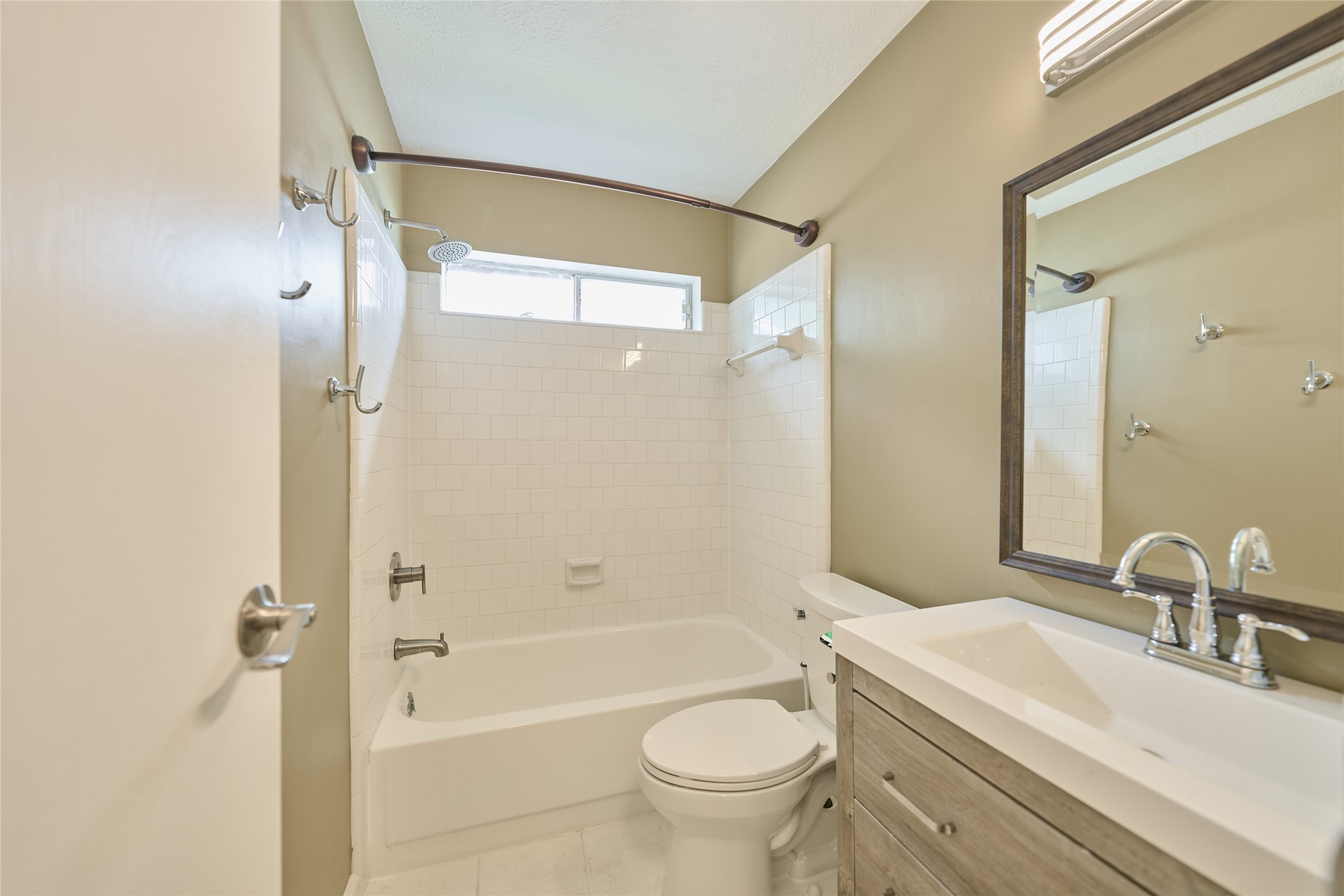 5 North White Pebble Court The Woodlands, TX 77380 - Photo 22 of 28