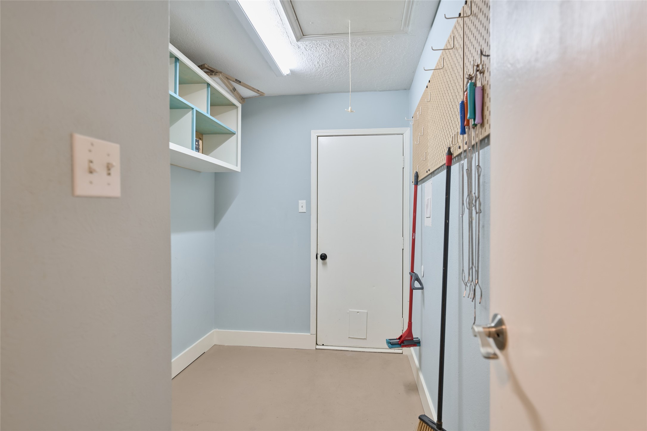 5 North White Pebble Court The Woodlands, TX 77380 - Photo 23 of 28