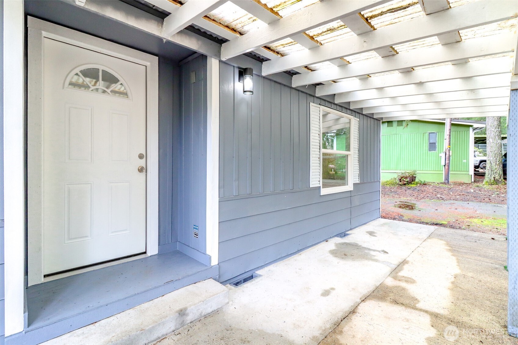 60 East Balbriggan Road Shelton, WA 98584 - Photo 3 of 10 a view of entryway