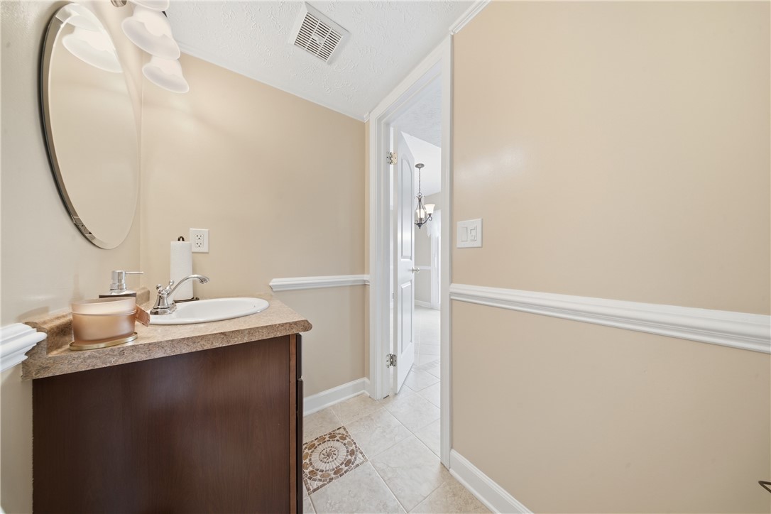 560 Eastbrooke Lane Rochester, NY 14618 - Photo 17 of 43 Gallery Image 17