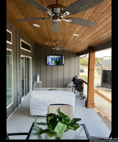 $2,250 | 1178 Lakeshore Drive, Canyon Lake, TX 78133