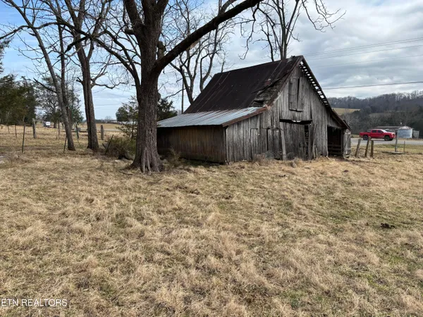 $325,000 | 3320 Highway 63, Speedwell, TN 37870