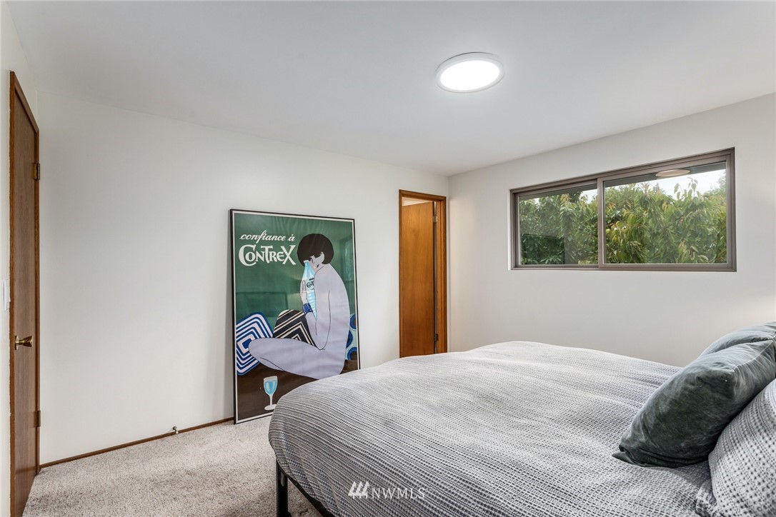 4405 Southwest 102nd Street Seattle, WA 98146 - Photo 15 of 30 Gallery Image 15