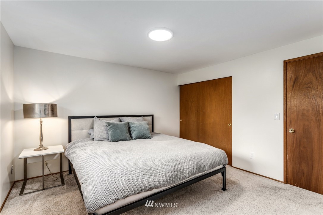 4405 Southwest 102nd Street Seattle, WA 98146 - Photo 16 of 30 Gallery Image 16