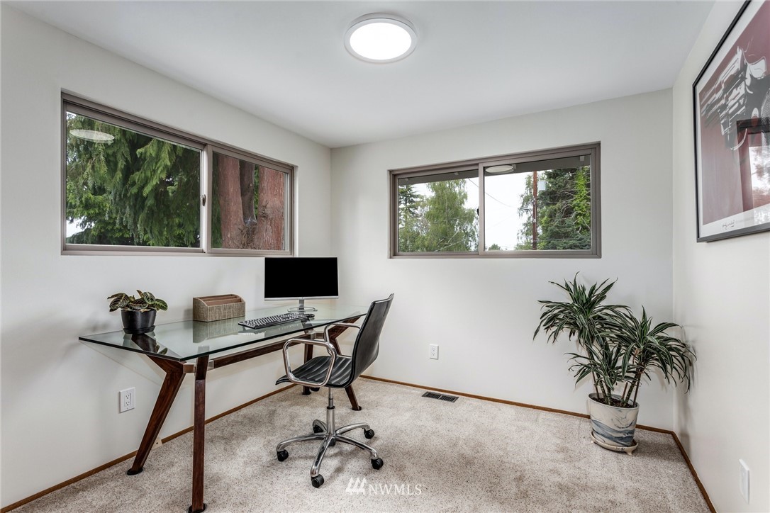 4405 Southwest 102nd Street Seattle, WA 98146 - Photo 19 of 30 Gallery Image 19