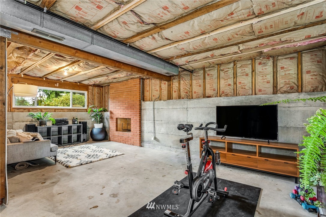 4405 Southwest 102nd Street Seattle, WA 98146 - Photo 21 of 30 Gallery Image 21