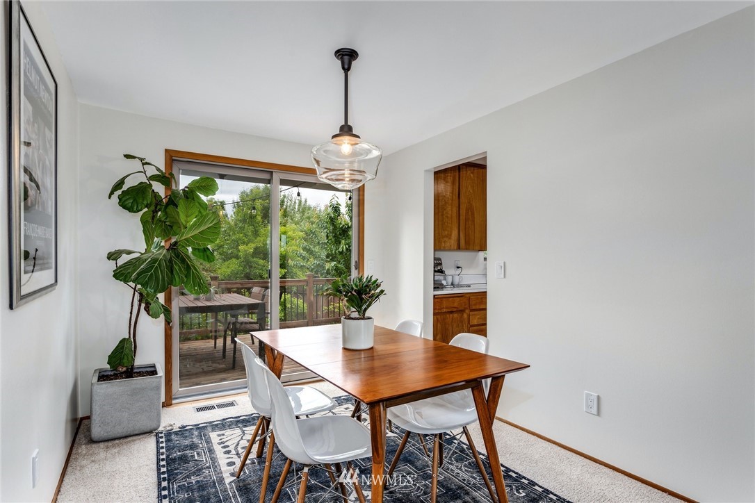 4405 Southwest 102nd Street Seattle, WA 98146 - Photo 9 of 30 Gallery Image 9