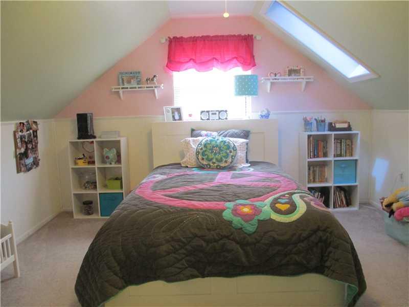 147 Three Degree Road Pittsburgh, PA 15237 - Photo 14 of 25 Bedroom.