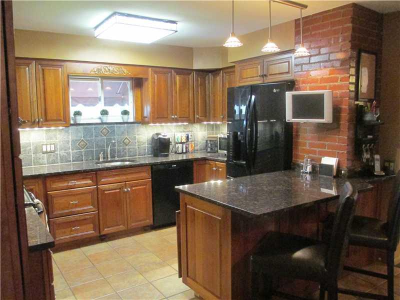 147 Three Degree Road Pittsburgh, PA 15237 - Photo 7 of 25 Kitchen.
