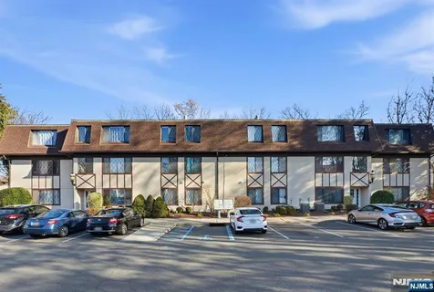 $365,000 | 192 Burnett Avenue, Unit 15, Maplewood, NJ 07040
