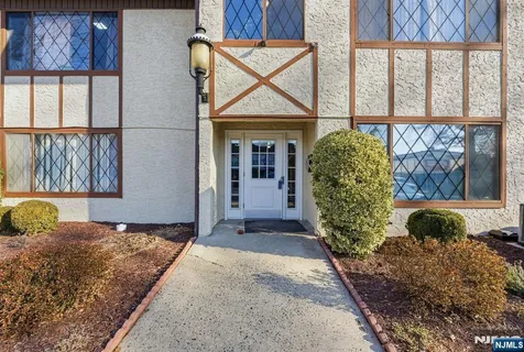 $365,000 | 192 Burnett Avenue, Unit 15, Maplewood, NJ 07040