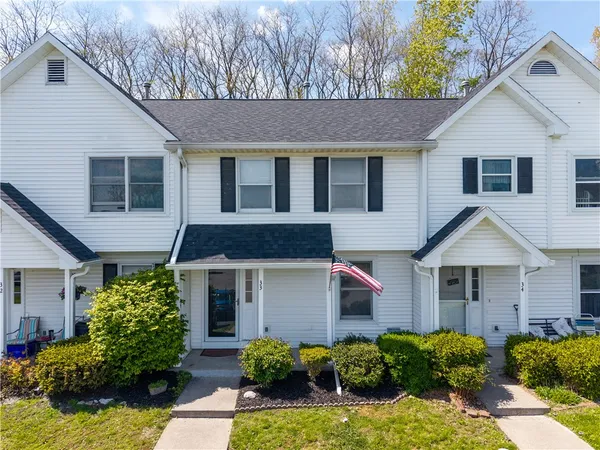 $202,600 | 33 Old Meadow Court, Livonia, NY 14487