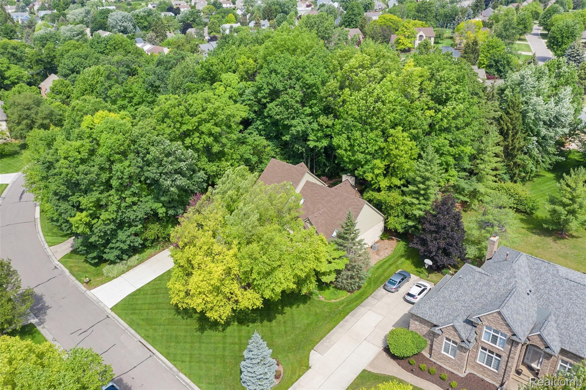 1710 Apple Ridge Court Rochester, MI 48306 - Photo 4 of 50 1710 Apple Ridge Ct-5.jpg