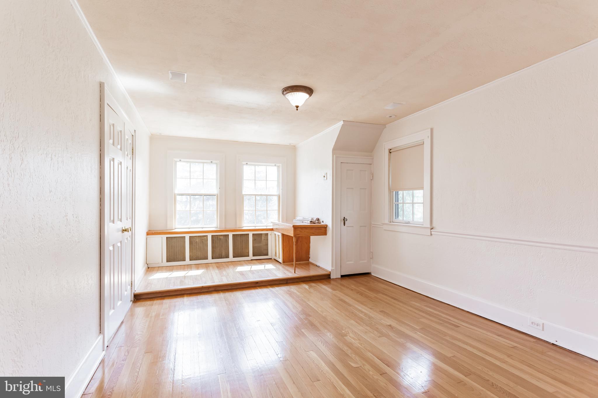 906 Edgewood Road Yardley, PA 19067 - Photo 18 of 29 Gallery Image 18