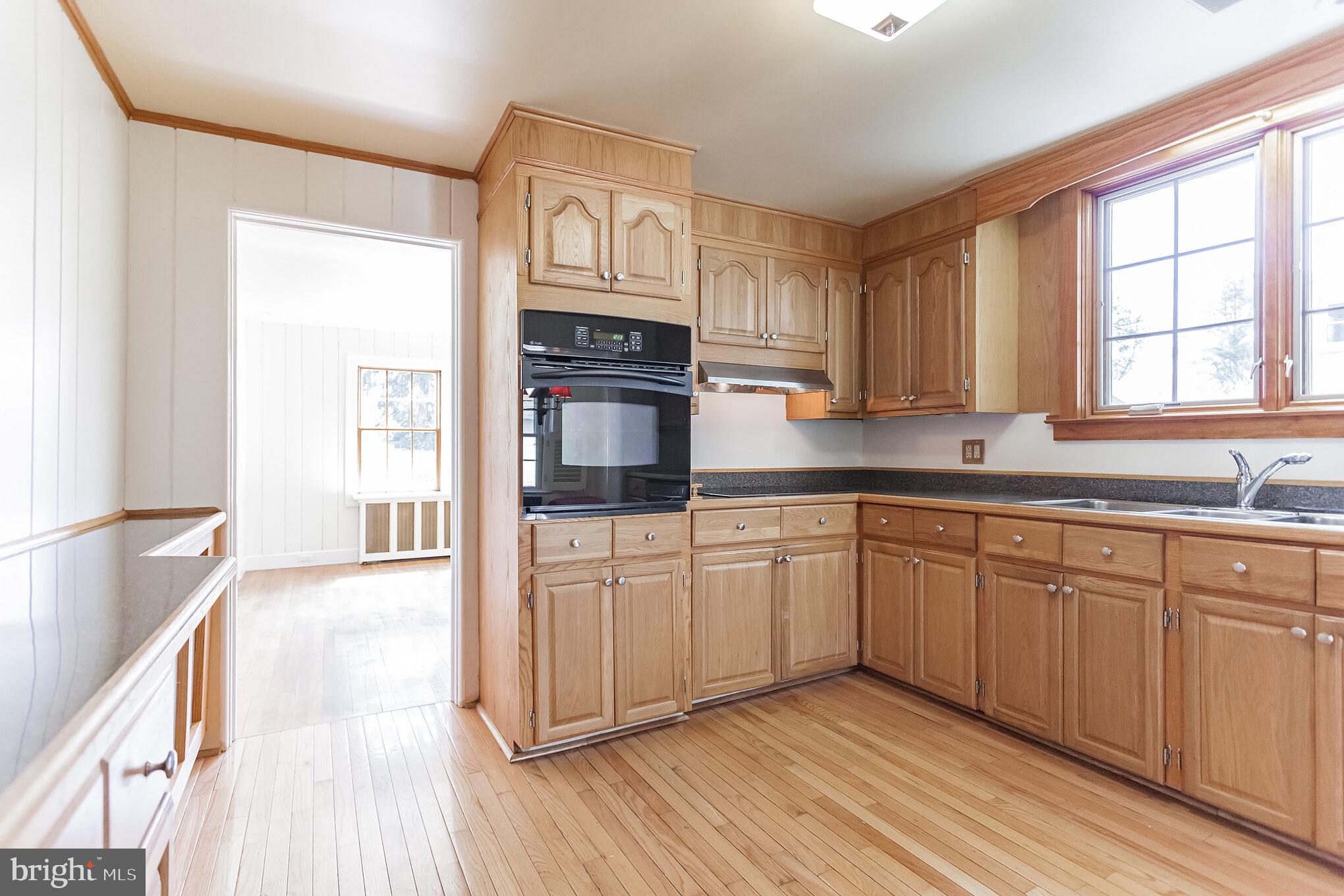 906 Edgewood Road Yardley, PA 19067 - Photo 8 of 29 Gallery Image 8