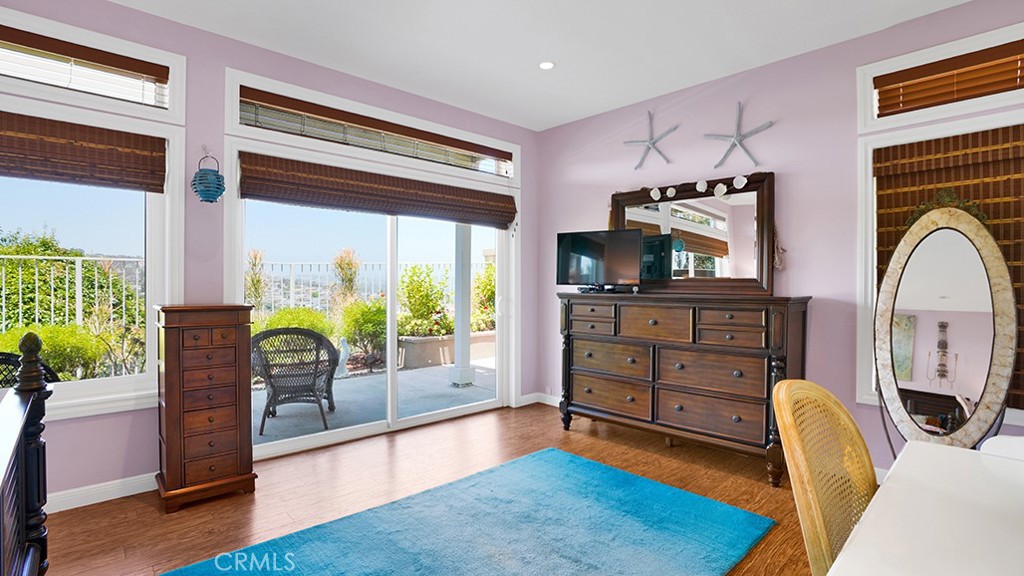 24965 Seagate Drive Dana Point, CA 92629 - Photo 30 of 44 Large Master Ensuite