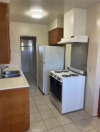 $1,700 | 15 East Los Higos Street, Unit C, Alhambra, CA 91801