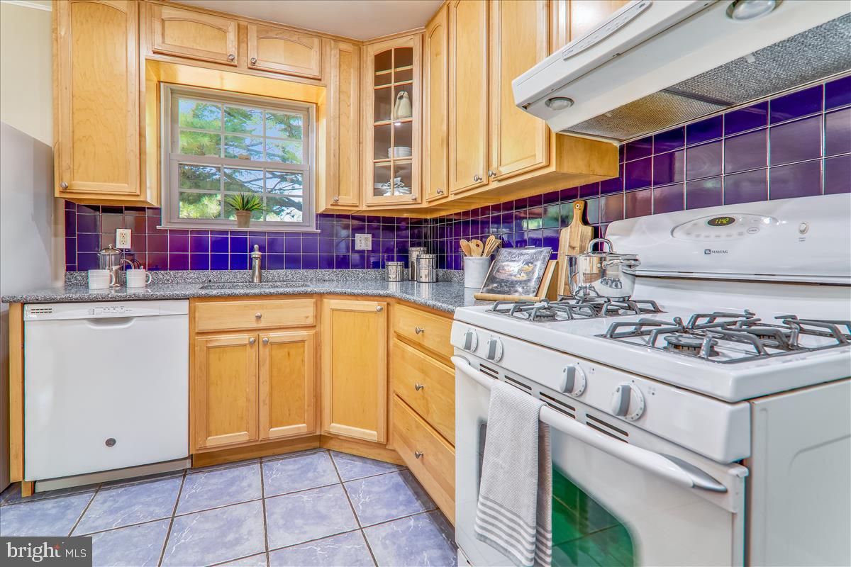 12608 Bluhill Road Silver Spring, MD 20906 - Photo 11 of 48