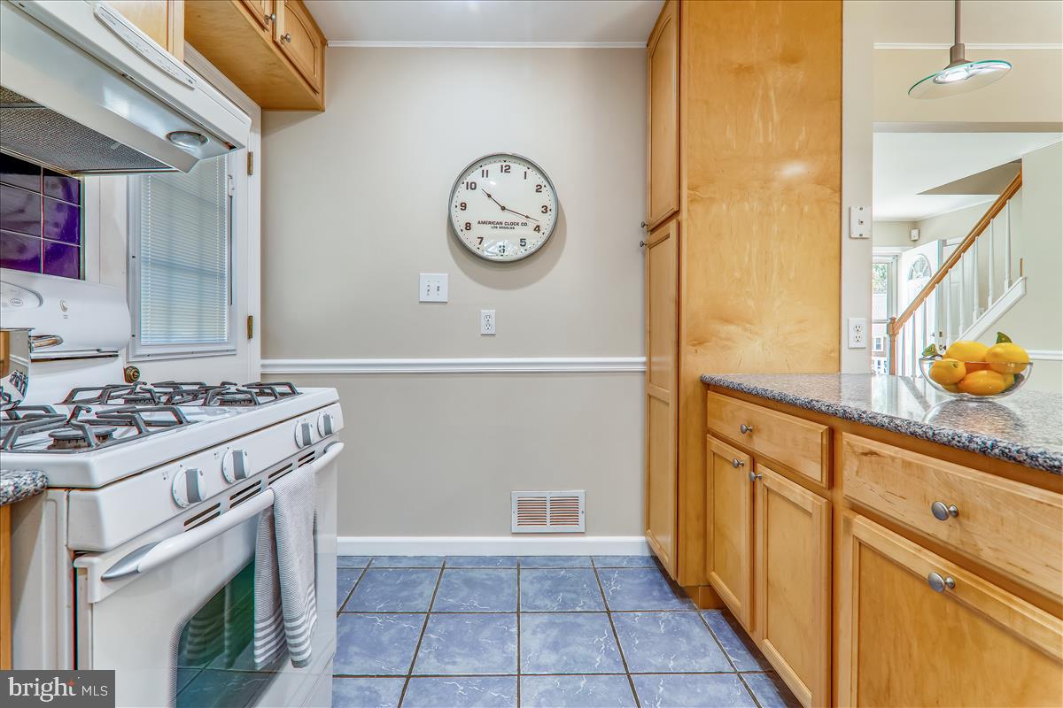12608 Bluhill Road Silver Spring, MD 20906 - Photo 9 of 48