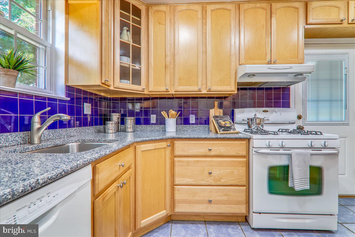 12608 Bluhill Road Silver Spring, MD 20906 - Photo 10 of 48