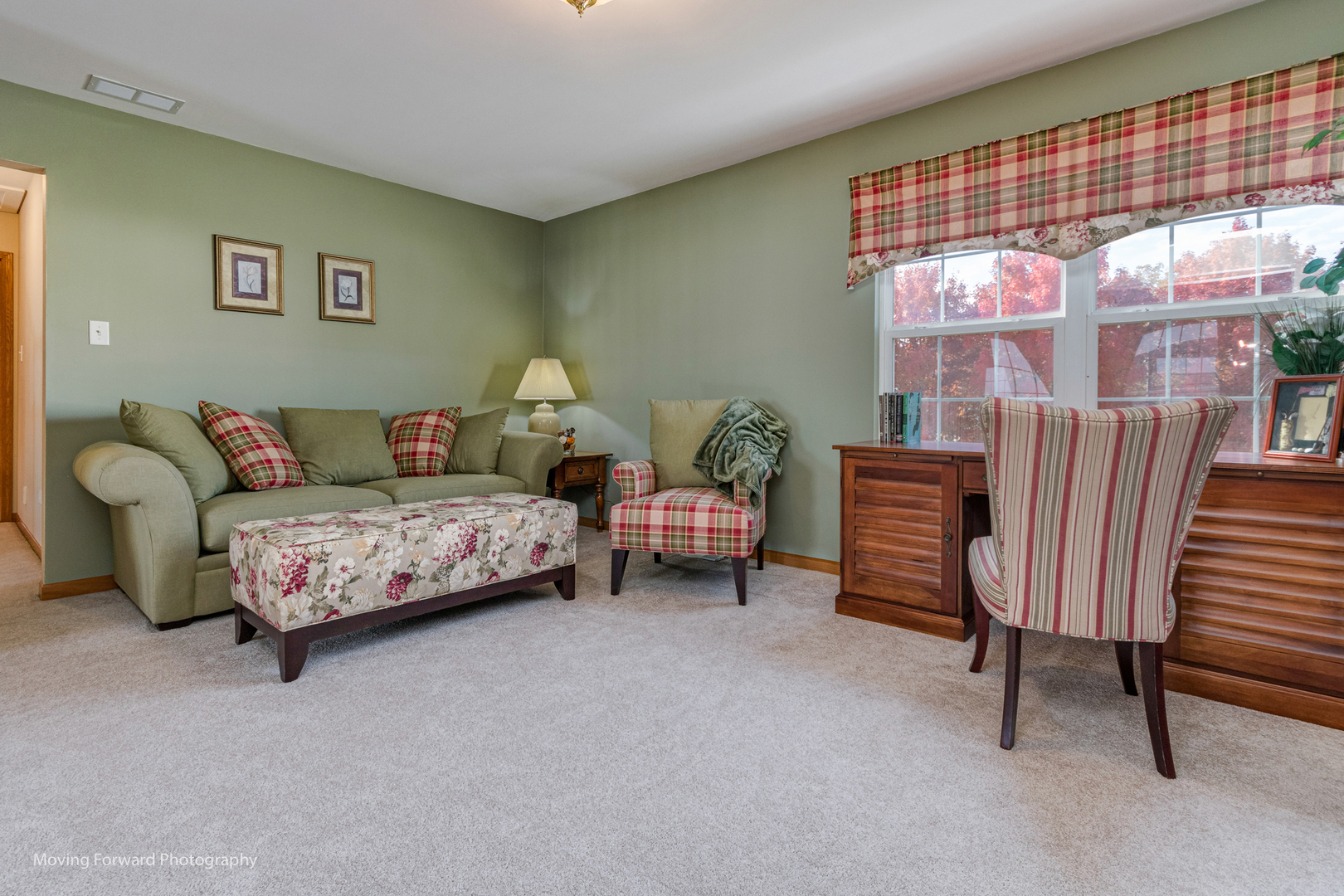 1909 Eagle Drive Morris, IL 60450 - Photo 11 of 24 a living room with furniture and a window