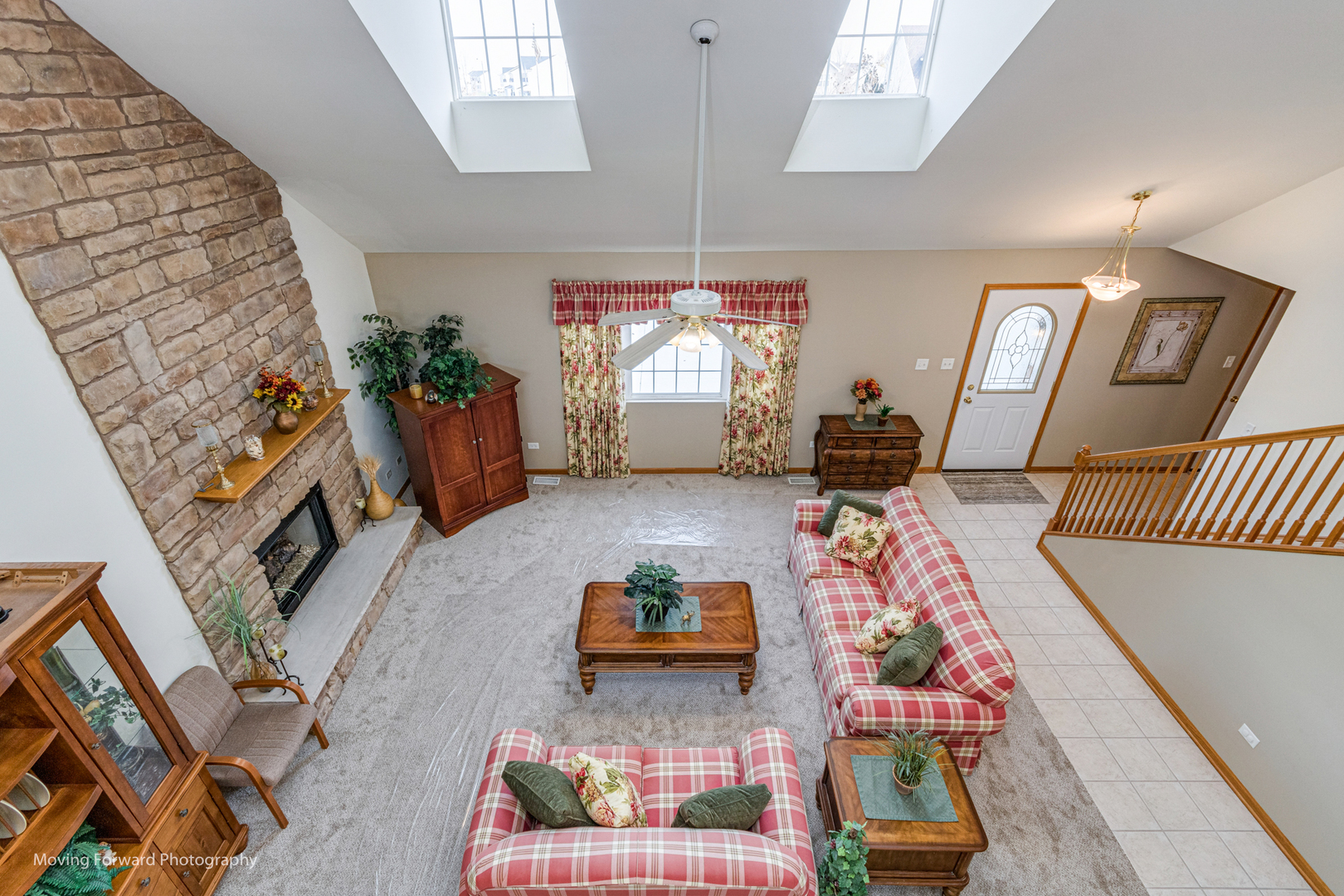 1909 Eagle Drive Morris, IL 60450 - Photo 12 of 24 a living room with furniture and a chandelier
