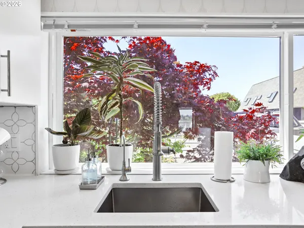 $314,777 | 81 North Hayden Bay Drive, Portland, OR 97217