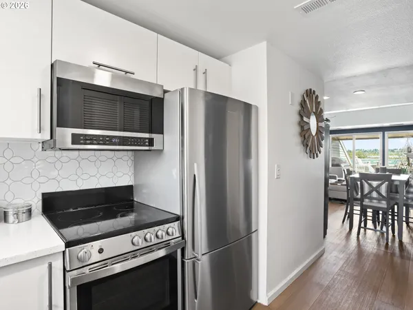 $314,777 | 81 North Hayden Bay Drive, Portland, OR 97217