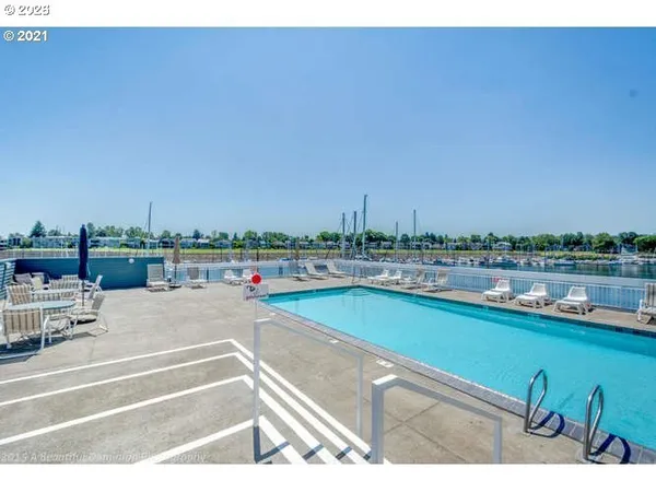 $314,777 | 81 North Hayden Bay Drive, Portland, OR 97217