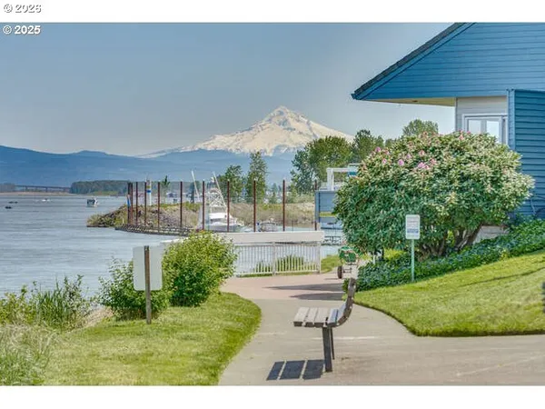 $314,777 | 81 North Hayden Bay Drive, Portland, OR 97217