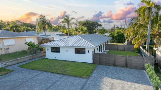 $1,130,000 | 303-305 De Carie Street, Delray Beach, FL 33444