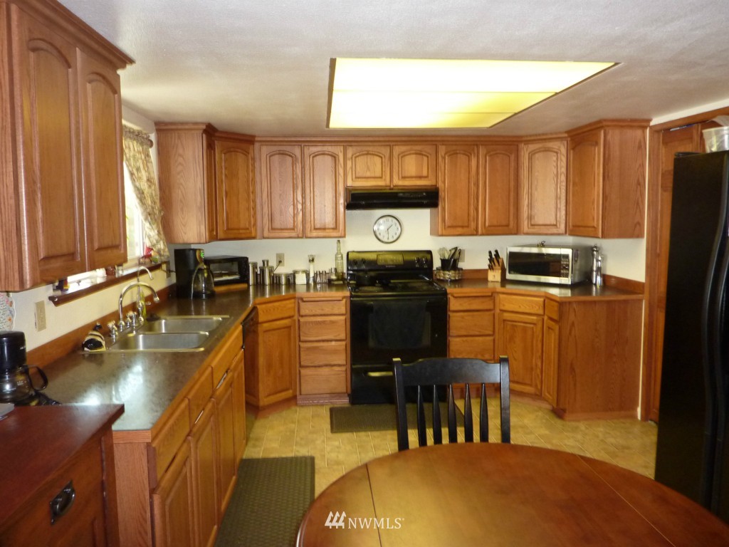 19938 Tea Street Southwest Rochester, WA 98579 - Photo 3 of 9