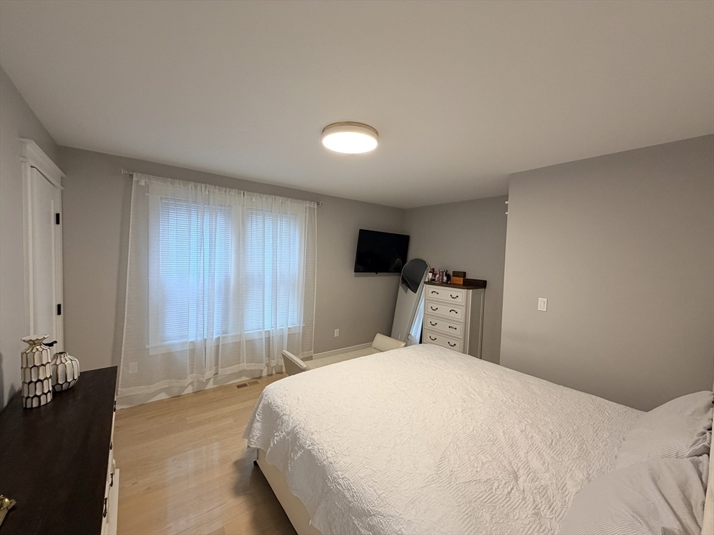 70 Upsala Street Worcester, MA 01607 - Photo 12 of 36