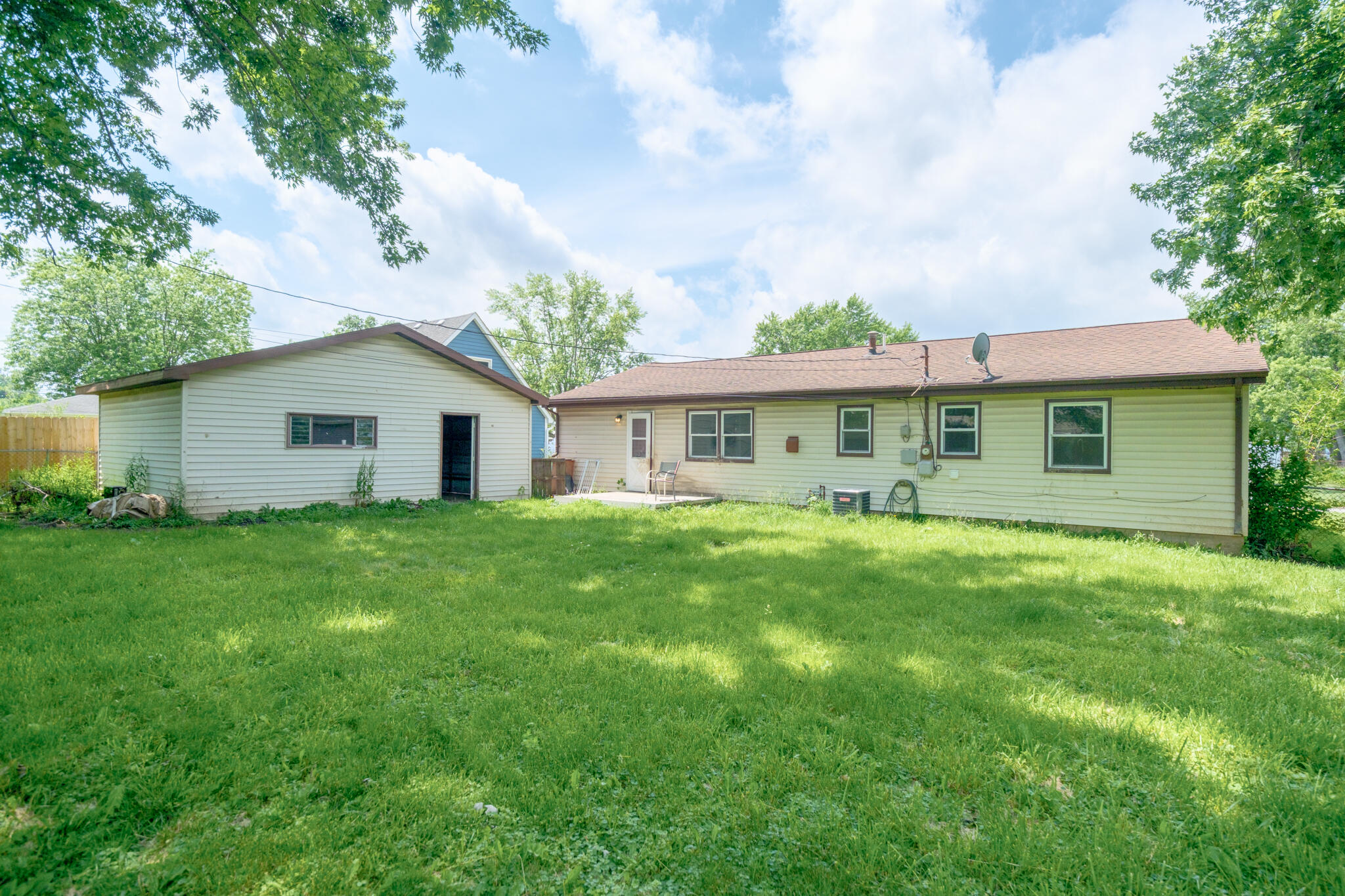 703 Dearborn Road Valparaiso, IN 46385 - Photo 5 of 33 2048x1365