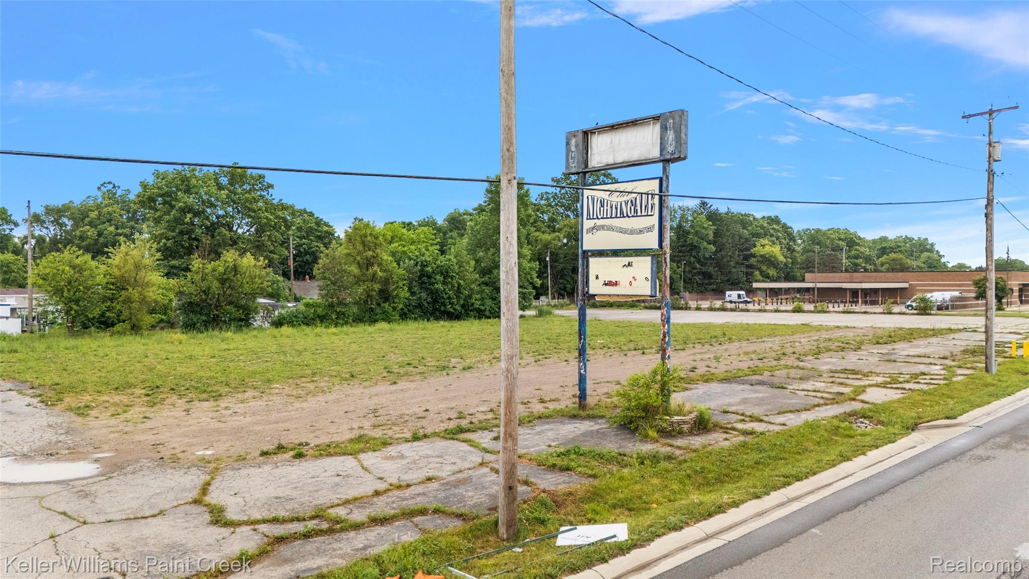 4403 Davison Road Burton, MI 48509 - Photo 2 of 27 02-4403 Davison Rd-2.jpg