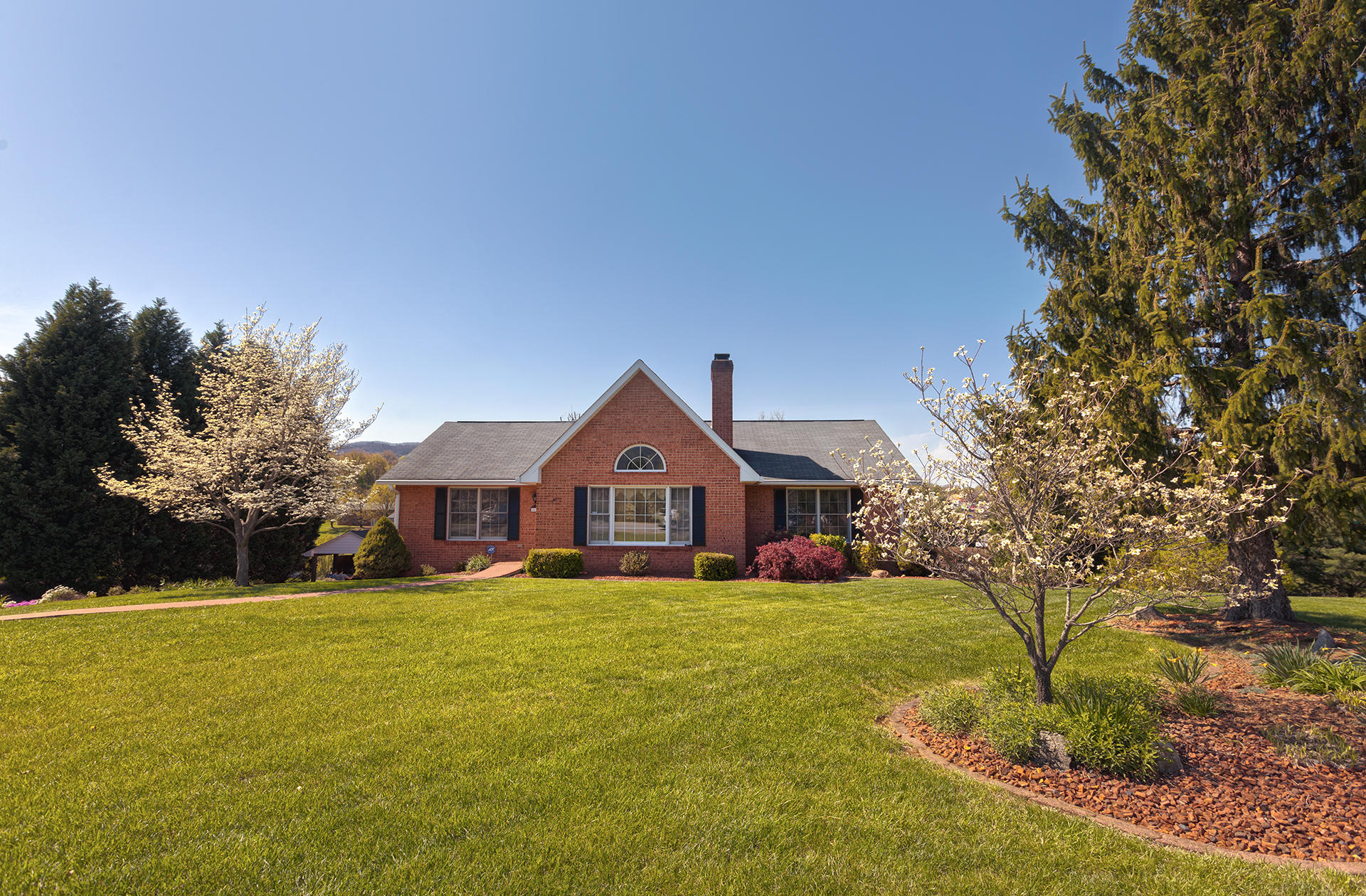 4666 Rte 1094 Roanoke, VA 24012 - Photo 2 of 51 Home view