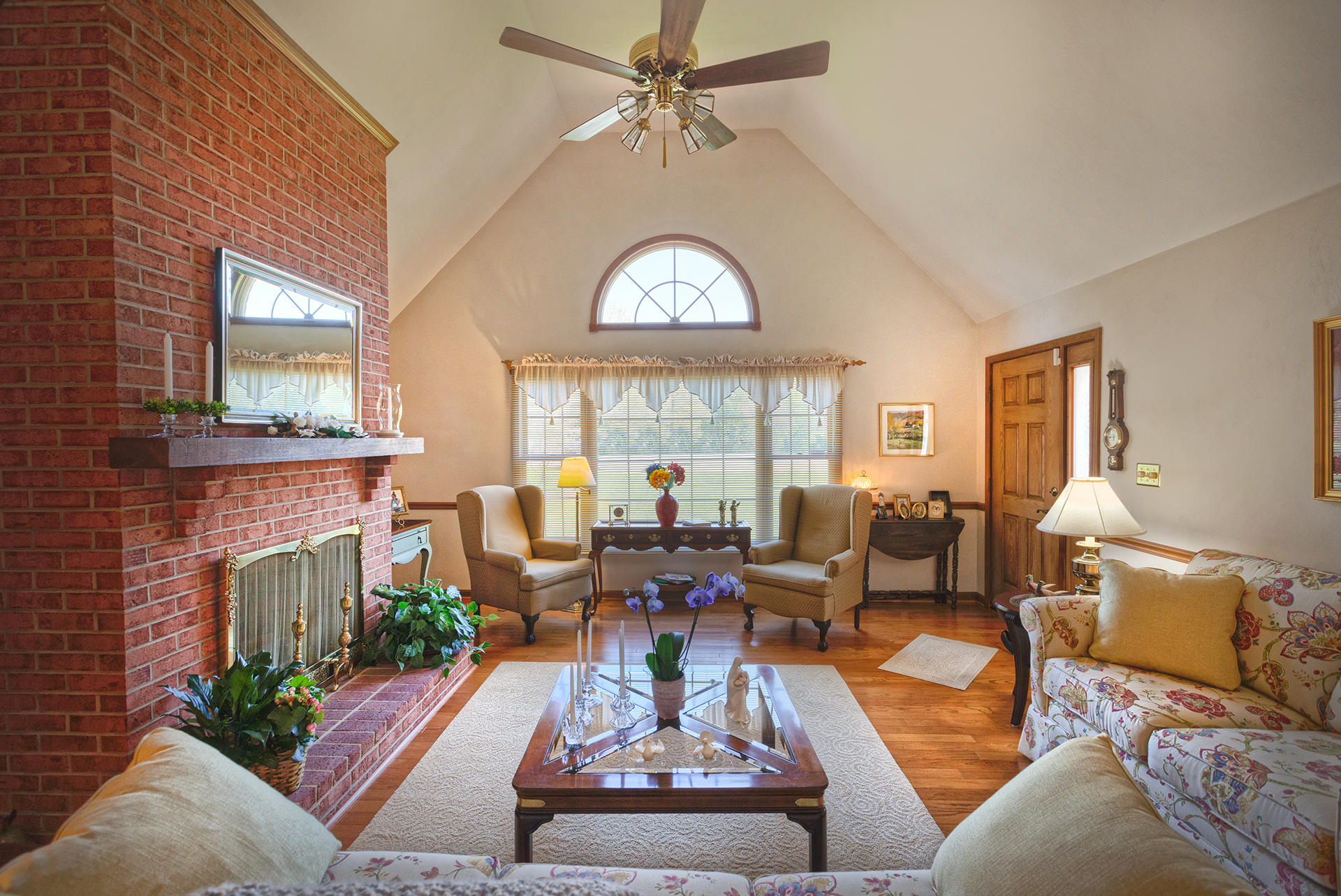 4666 Rte 1094 Roanoke, VA 24012 - Photo 6 of 51 Great Room