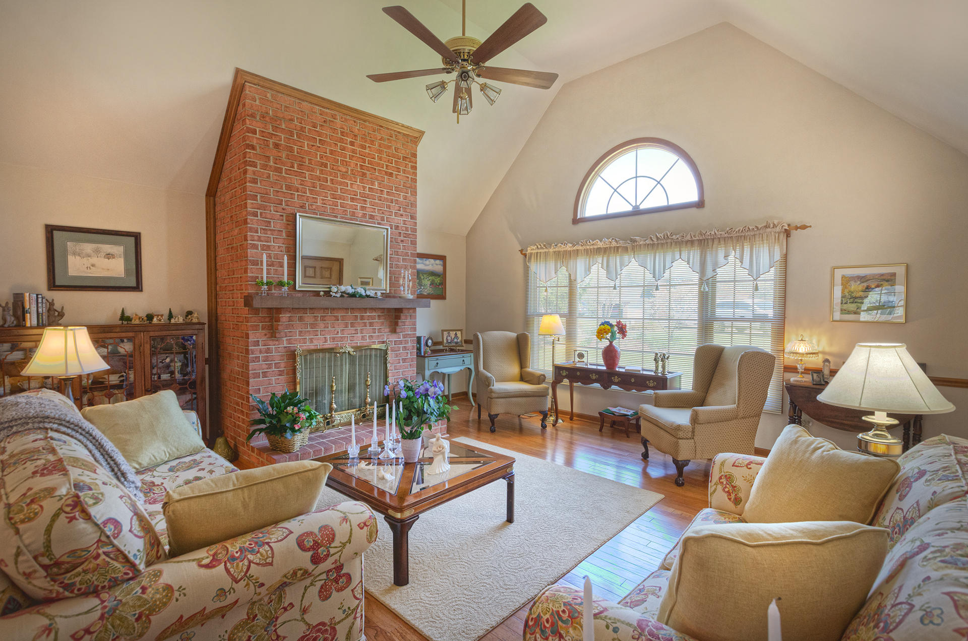 4666 Rte 1094 Roanoke, VA 24012 - Photo 8 of 51 Great Room