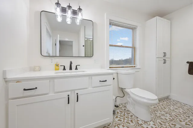 $649,900 | 302 Canaan Road, Hampden, ME 04444