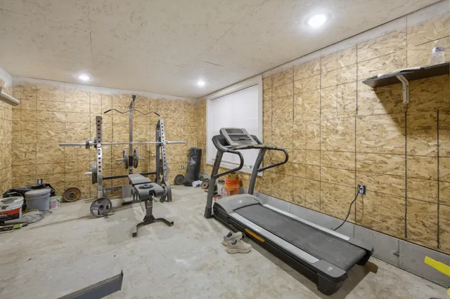 $649,900 | 302 Canaan Road, Hampden, ME 04444