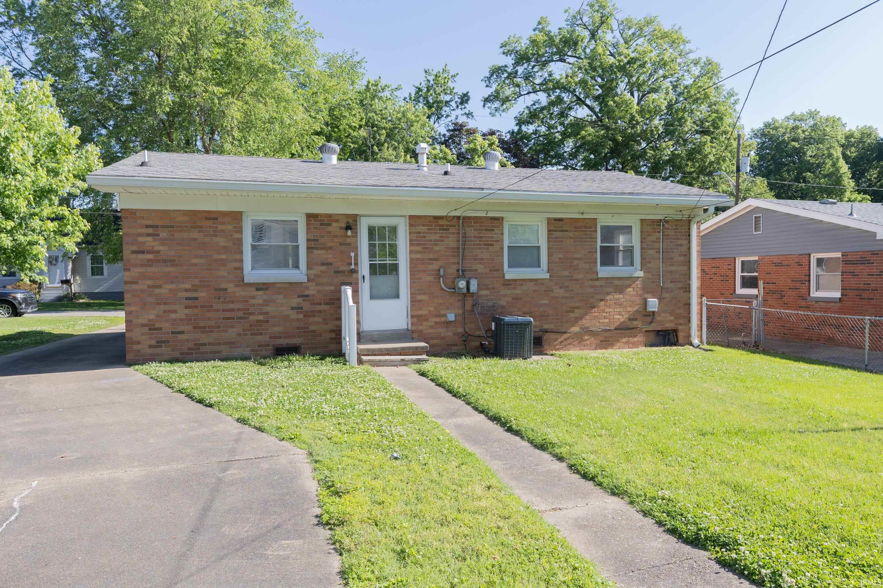 2017 Ridgeway Avenue Evansville, IN 47714 - Photo 2 of 18