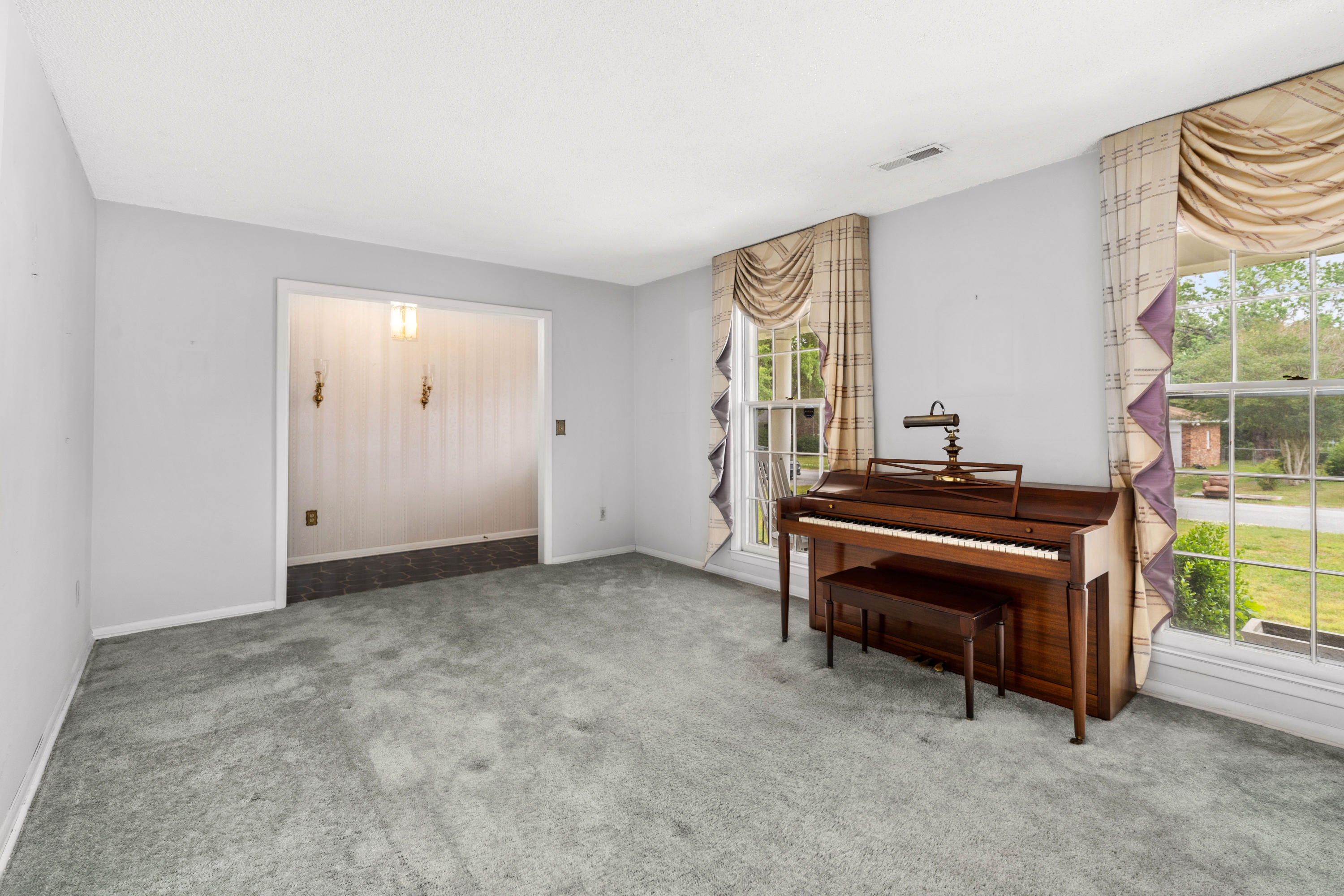 6007 Rembert Drive Hanahan, SC 29410 - Photo 6 of 25 Living Room