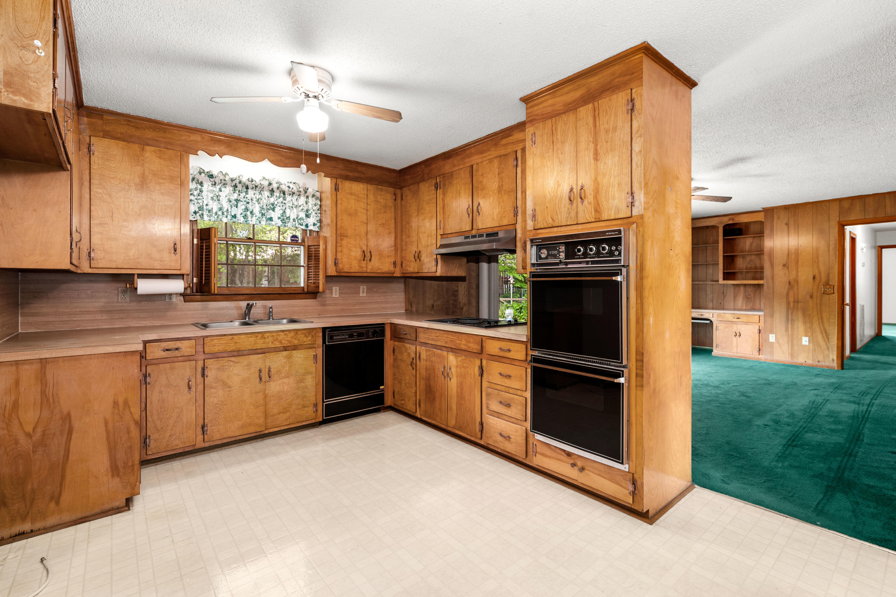 6007 Rembert Drive Hanahan, SC 29410 - Photo 10 of 25 Kitchen