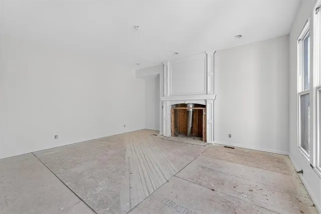 $375,000 | 21526 West 51st Terrace, Shawnee, KS 66226