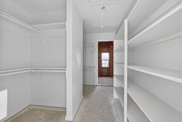 $375,000 | 21526 West 51st Terrace, Shawnee, KS 66226