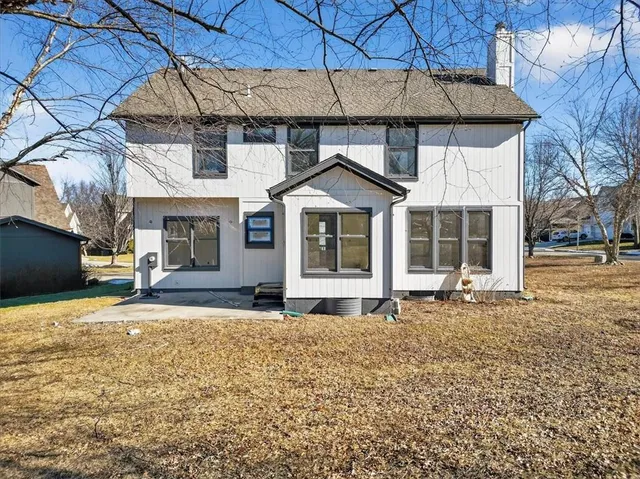 $375,000 | 21526 West 51st Terrace, Shawnee, KS 66226