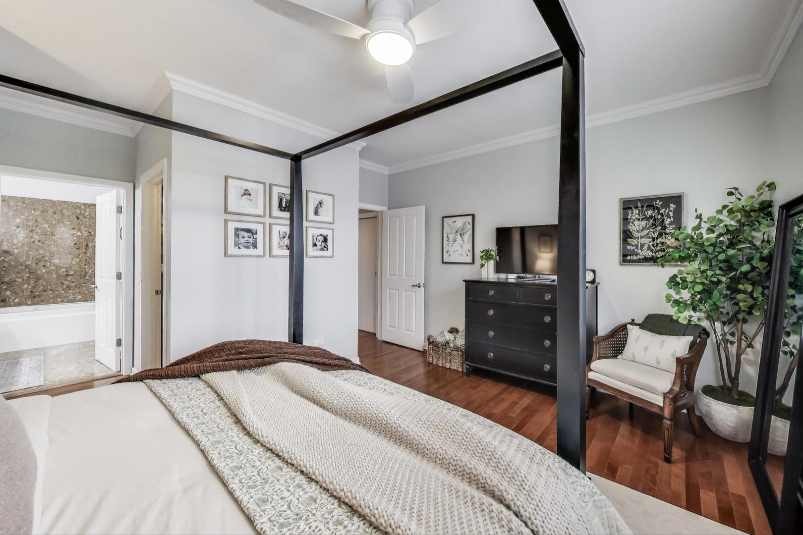 1016 South Racine Avenue, Unit 302 Chicago, IL 60607 - Photo 12 of 28