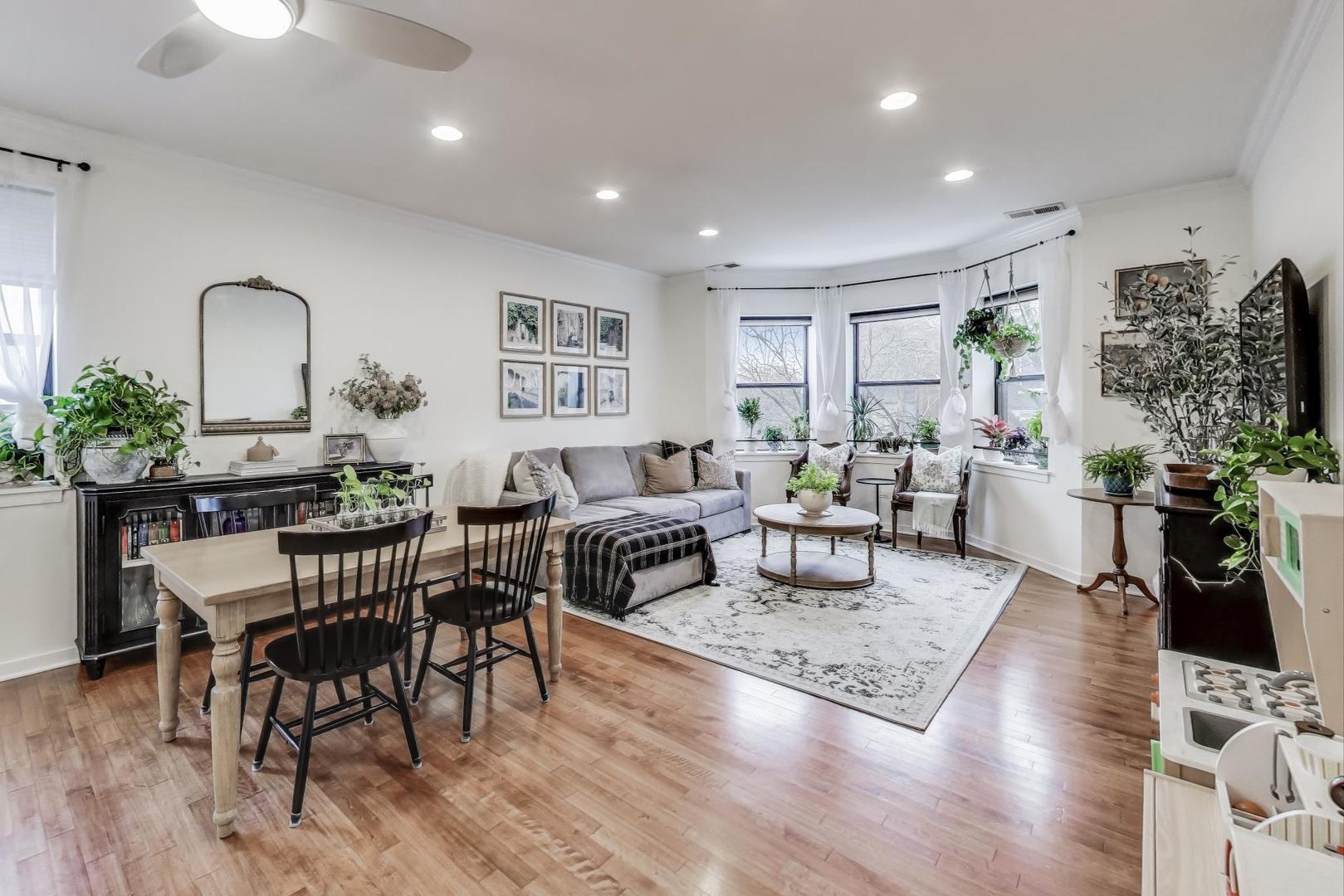 1016 South Racine Avenue, Unit 302 Chicago, IL 60607 - Photo 3 of 28