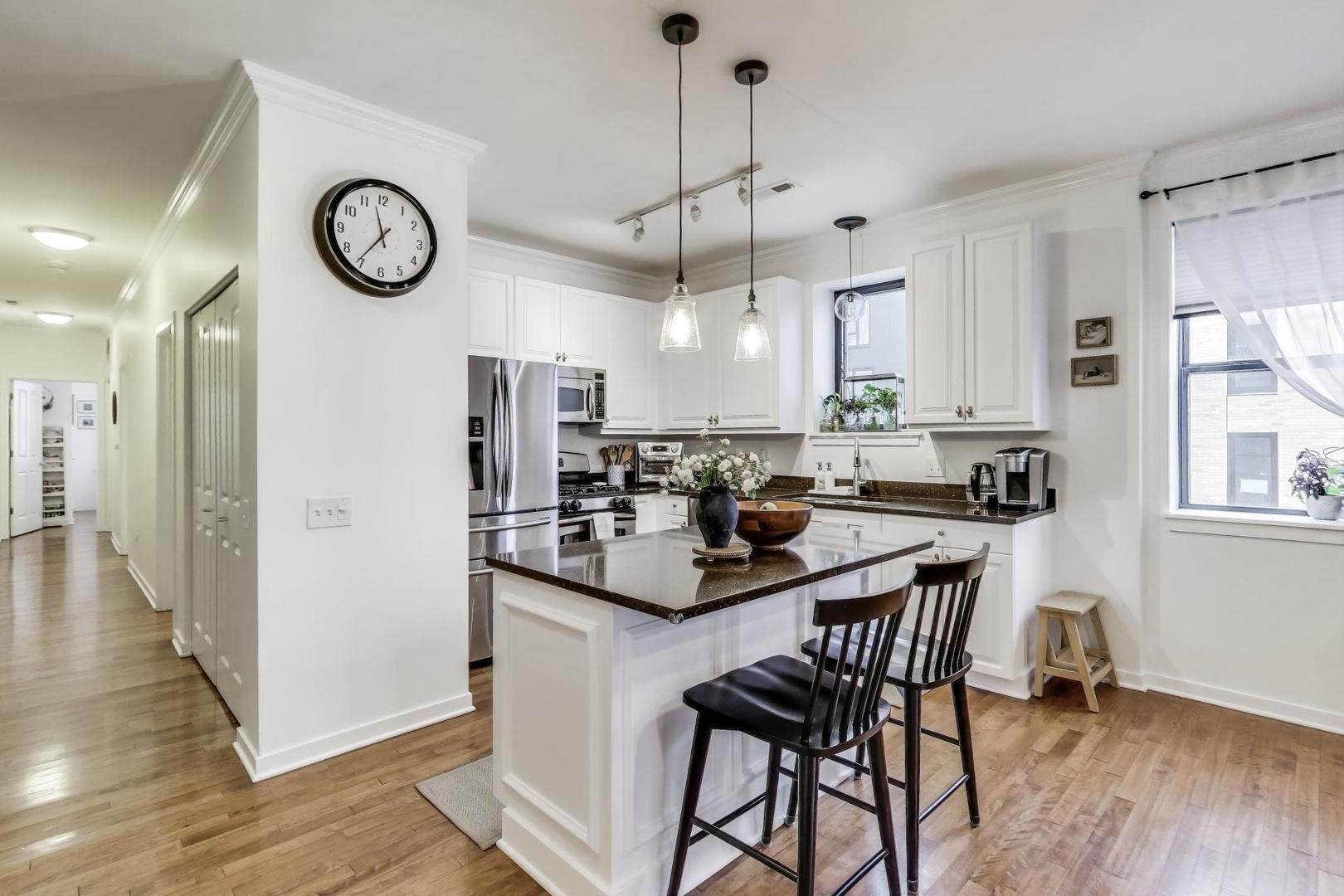 1016 South Racine Avenue, Unit 302 Chicago, IL 60607 - Photo 7 of 28