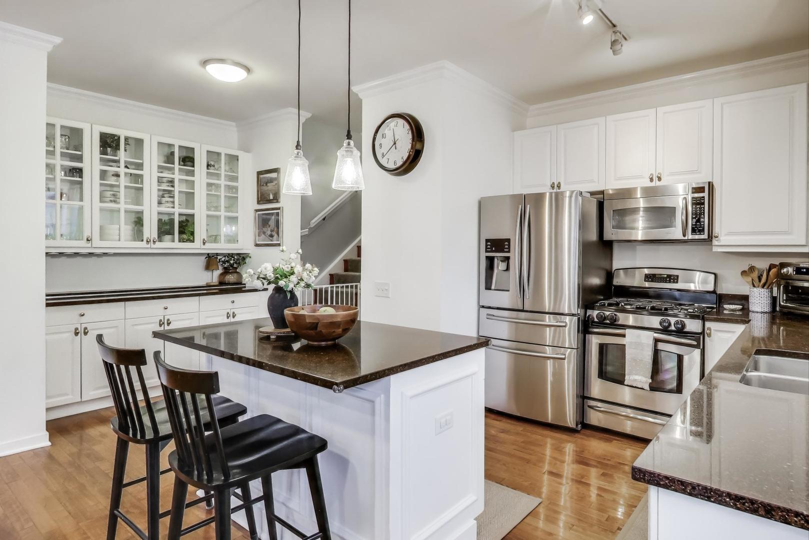 1016 South Racine Avenue, Unit 302 Chicago, IL 60607 - Photo 8 of 28